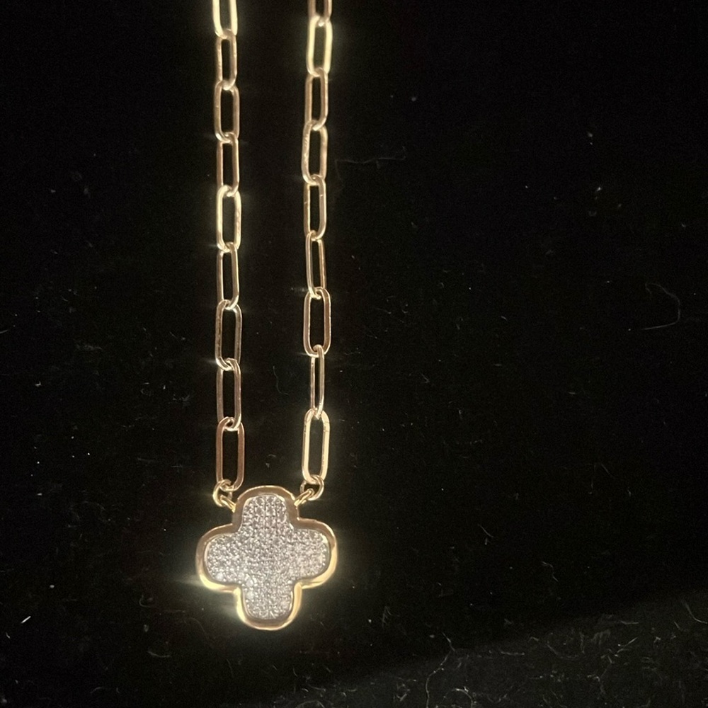 Clover Pendant Necklace